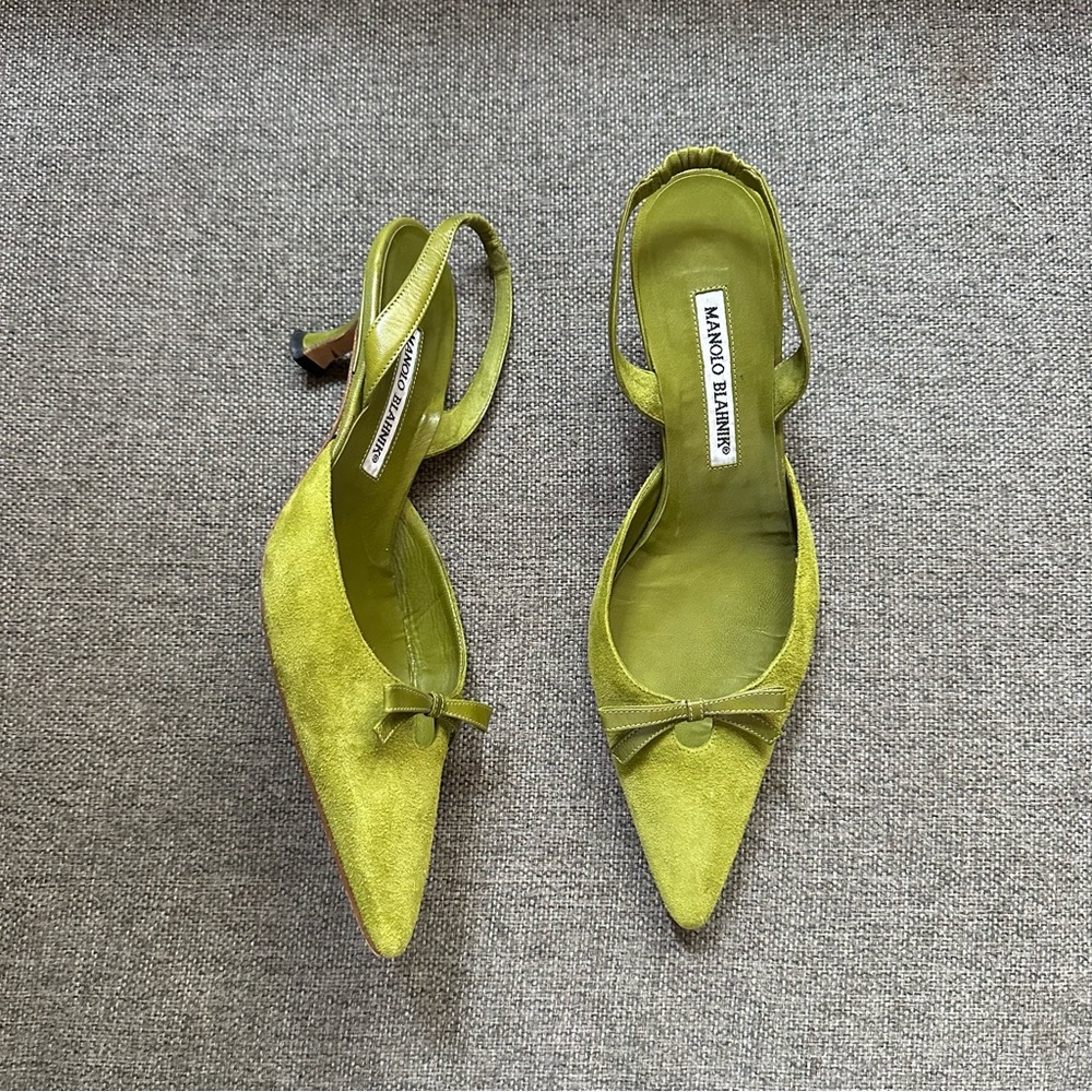 Manolo Blahnik Lime Green Suede Pointed Slingback Heels - Picture 2 of 6